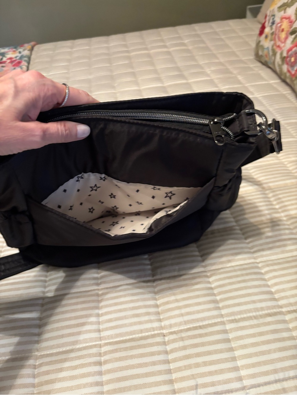 Lug Toodles Black Quilted Crossbody Bag with Star-Print Interior - Picture 3 of 8